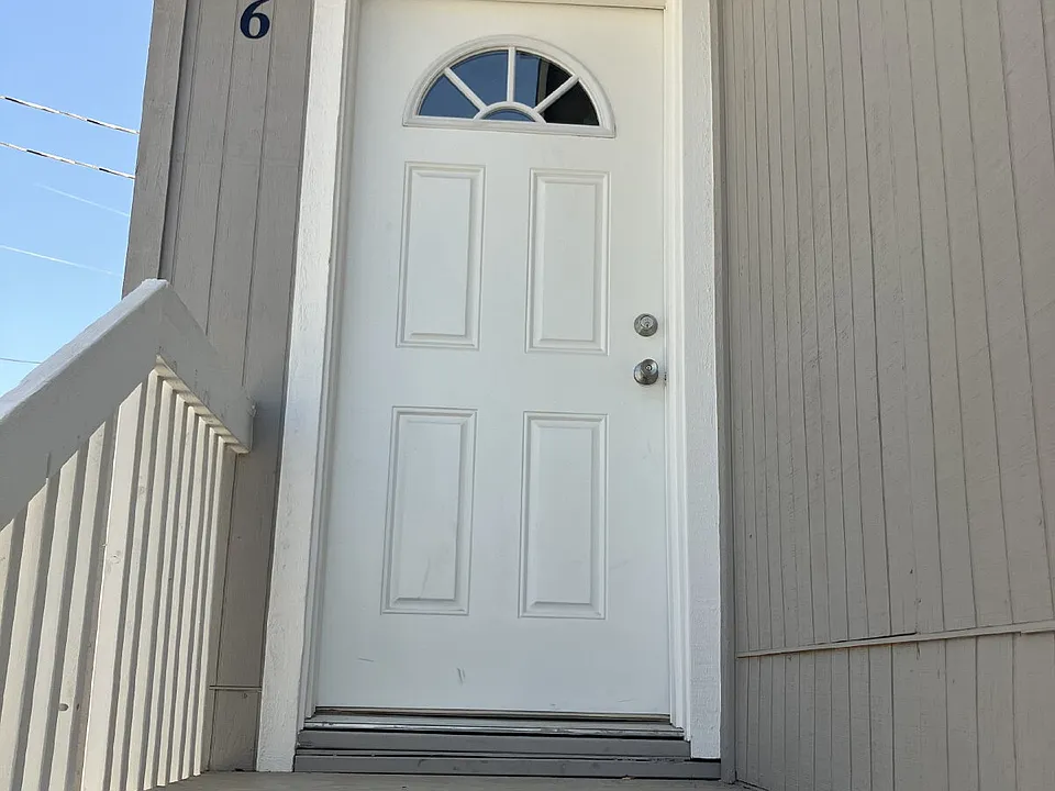 1855 D St #6