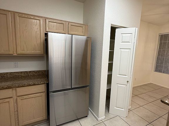 3rd image of 1633 E Lakeside Dr Unit 102