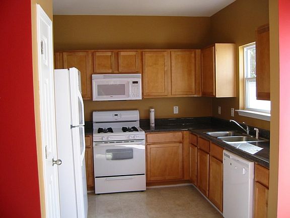 3rd image of 4845 Tangerine Cir