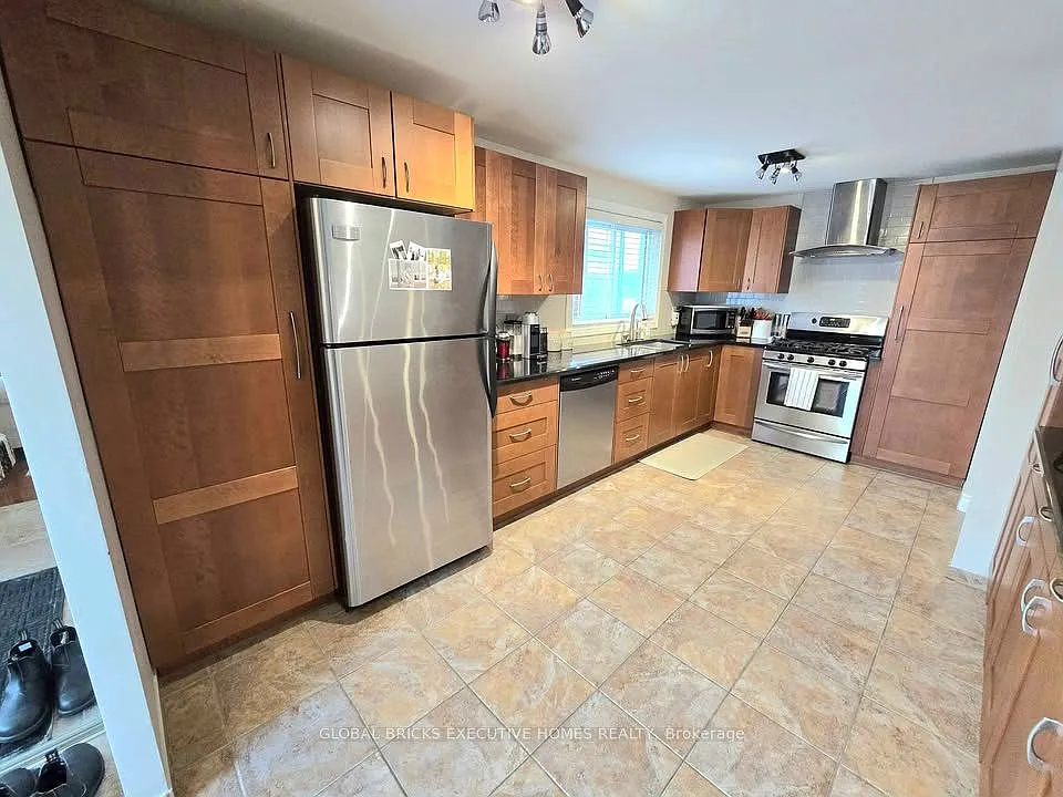 3 bed, $2,250 — Photo 4