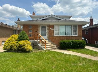 9421 S Ridgeway Ave, Evergreen Park, IL 60805