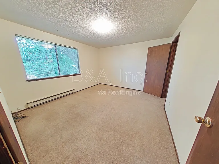 694 NW Walnut Blvd — Photo 11