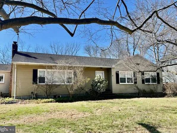 154 E Delaware Ave, Pennington, NJ 08534