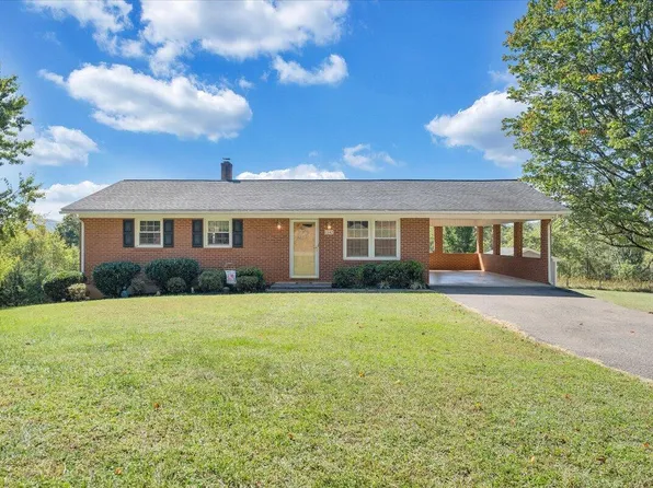 1142 Nemmo Rd, Vinton, VA 24179