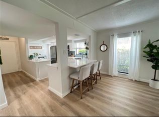 7203 Curtiss Ave APT 1A, Sarasota, FL 34231