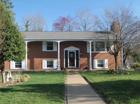 102 Chaucer Rd, Charlottesville, VA 22901