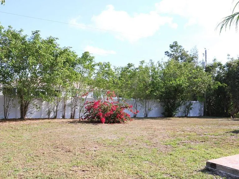 1225 SW Fountain Ave — Photo 21