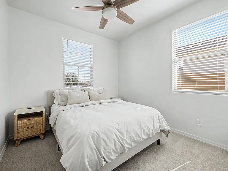 741 E Liberty Ln — Photo 13