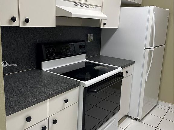 4th image of 7201 Miami Lakes Dr W #B9