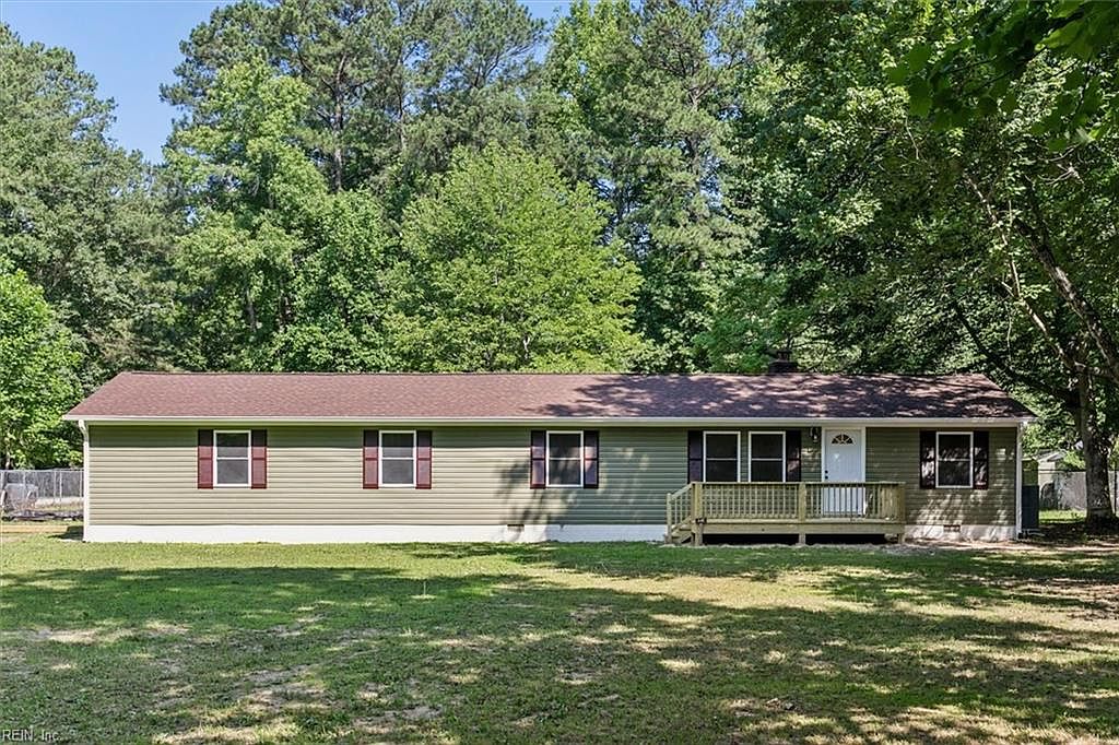 648 Coachpoint Rd, Hartfield, Va 23071 