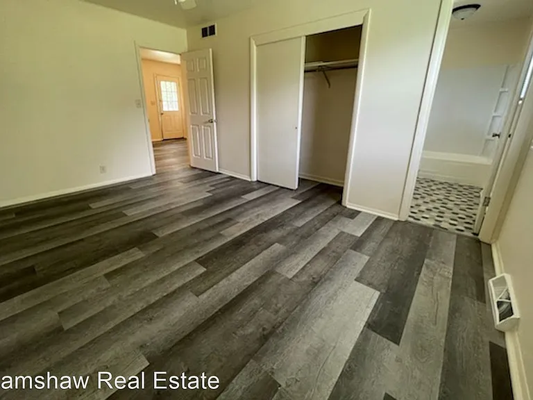 202 S Munroe St — Photo 4