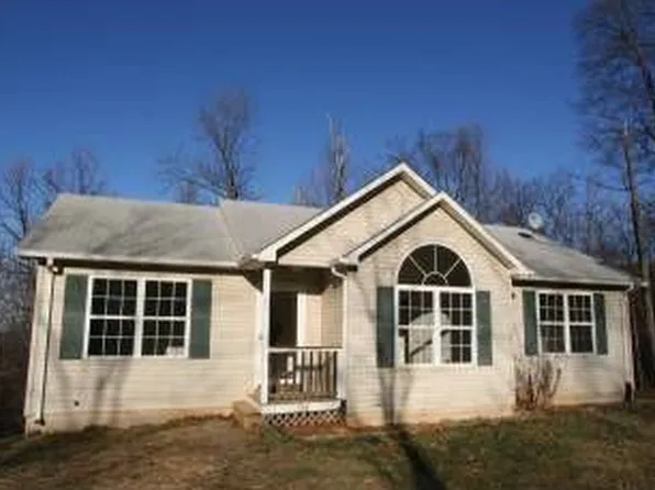 94 Tee Ct, Linden, VA 22642