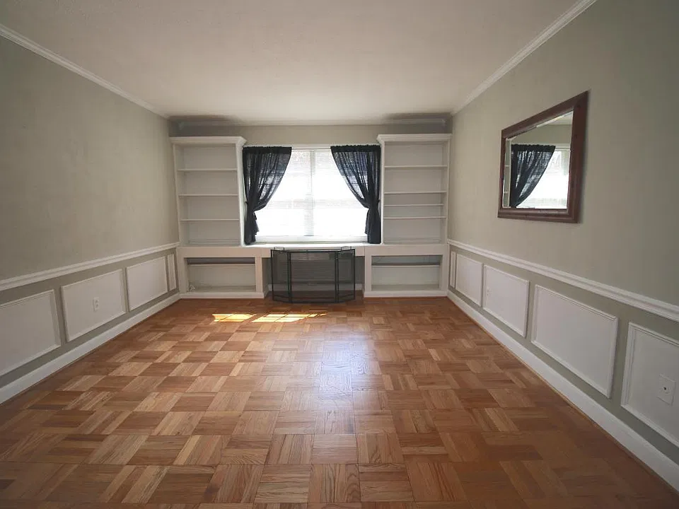 living room without furniture