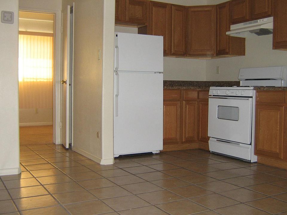 2nd image of 3863 46th St APT 8