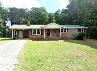 1323 Long Branch Rd, Grover, NC 28073