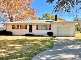 1754 E 1310th Rd, Lawrence, KS 66044