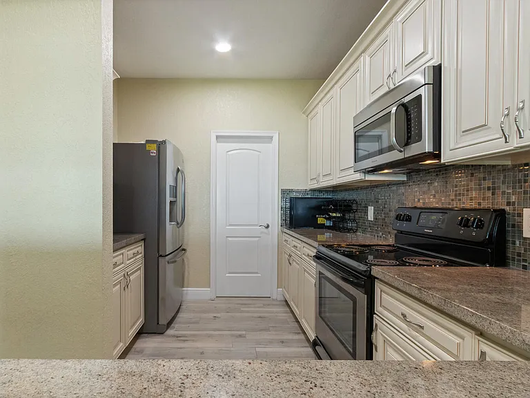 316 N Lake Dr — Photo 9