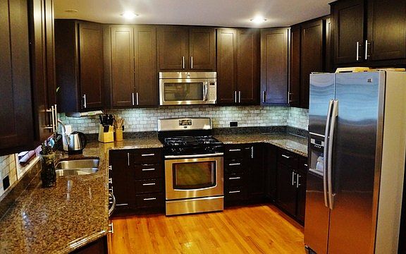 2nd image of 947 Leahy Cir