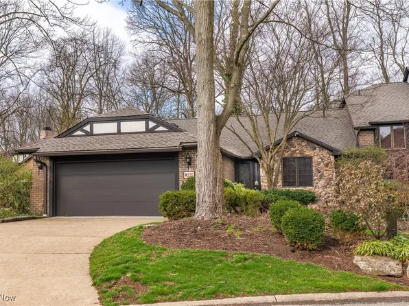 225 N Circle Dr SW, Canton, OH 44709