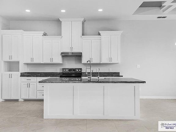 4th image of 23910 Richmond Cir
