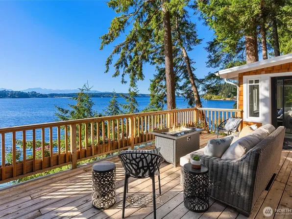 8405 Hansen Road NE, Bainbridge Island, WA 98110