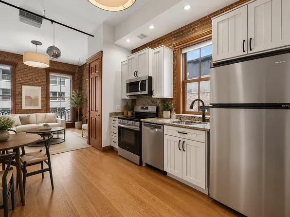 130 West 10th Street image 1 of 8