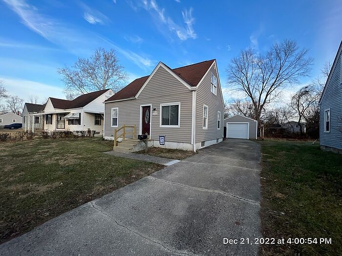 1st image of 2002 Brentnell Ave