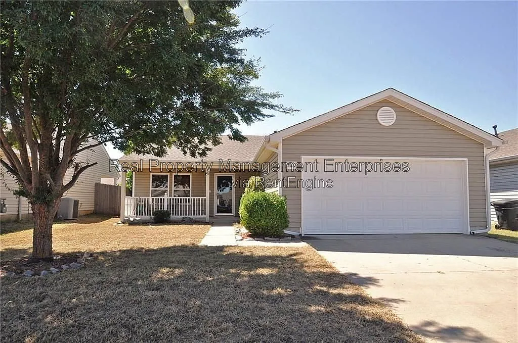 3 bed, 2.0 bath, 1240 sqft, $1,400 — Photo 1