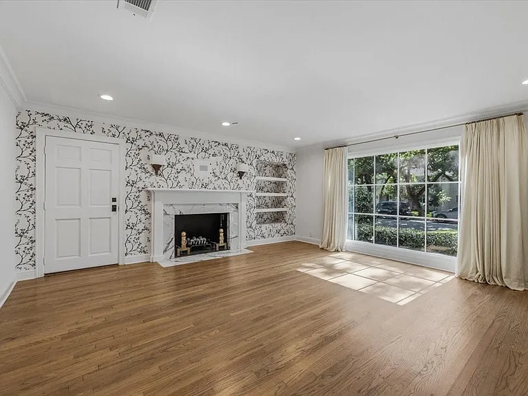 329 Eastwood Ave — Photo 10
