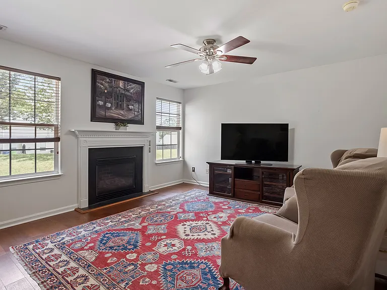 4118 Springfield Creek Dr — Photo 6