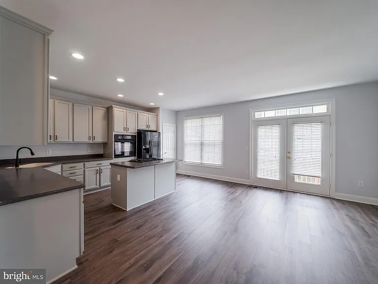 8358 Millom Ct — Photo 15