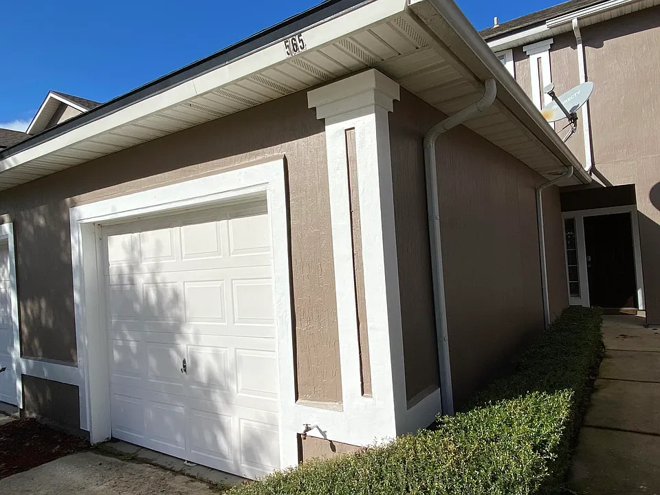 565 Scrub Jay Dr