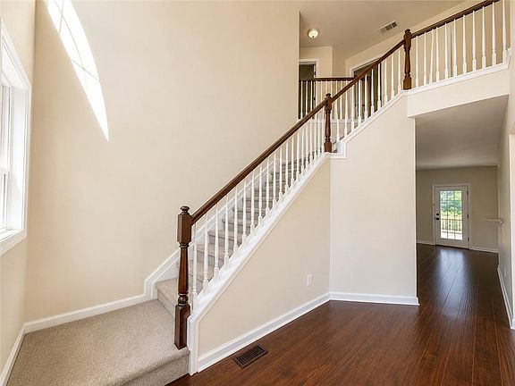 4th image of 804 Sienna Woods Ln