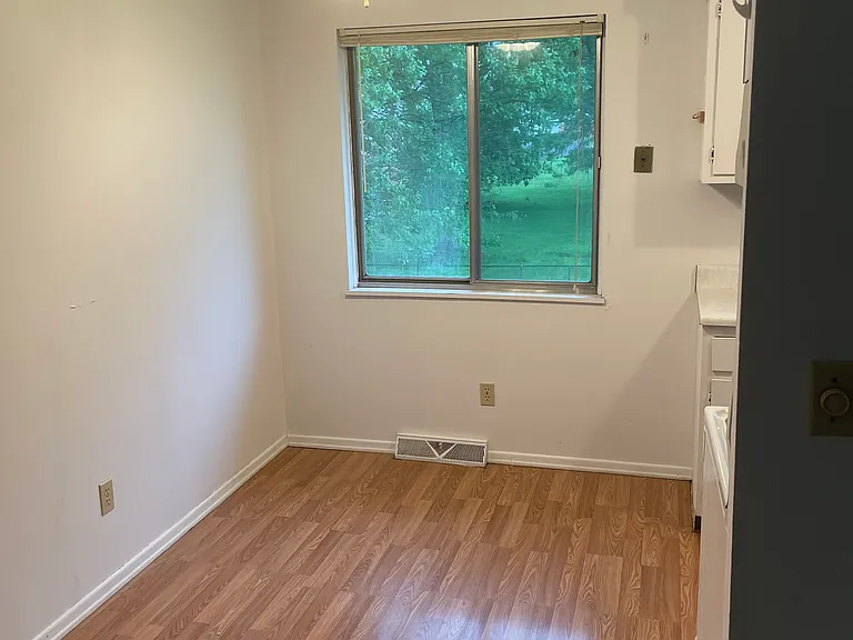 4461 Maplepark Rd — Photo 2
