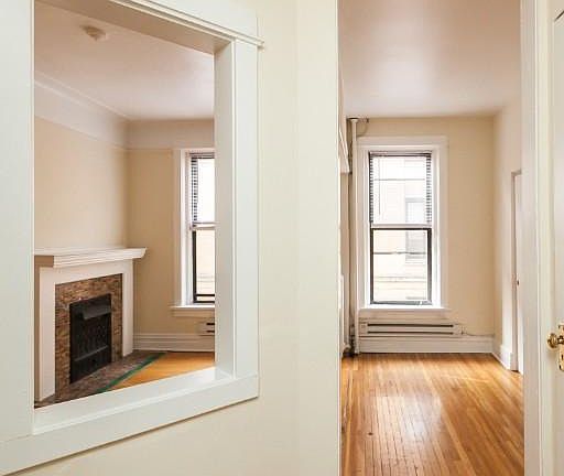2nd image of 428 W Belden Ave #1017