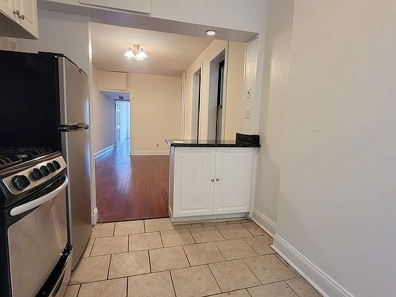4th image of 201 E 10th St APT 6A