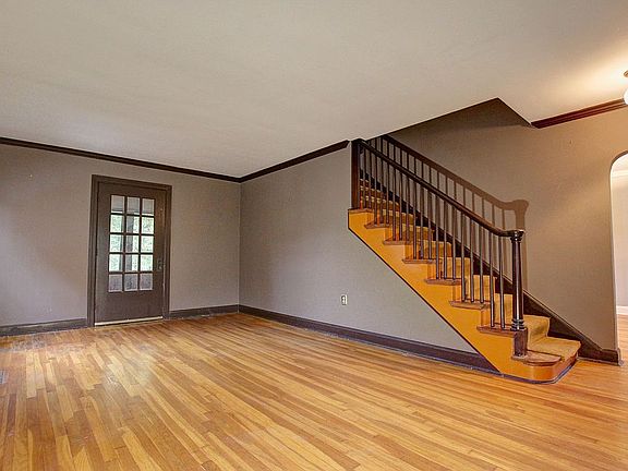 3rd image of 1116 Paxton Ave