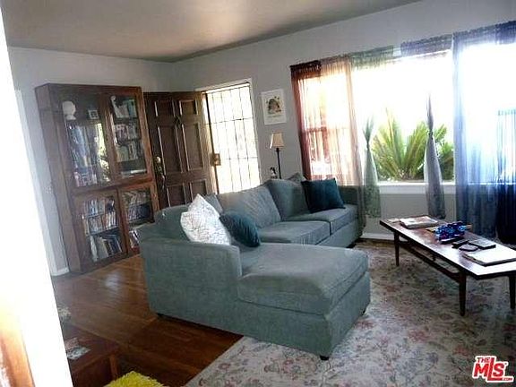 3rd image of 1821 Las Flores Dr