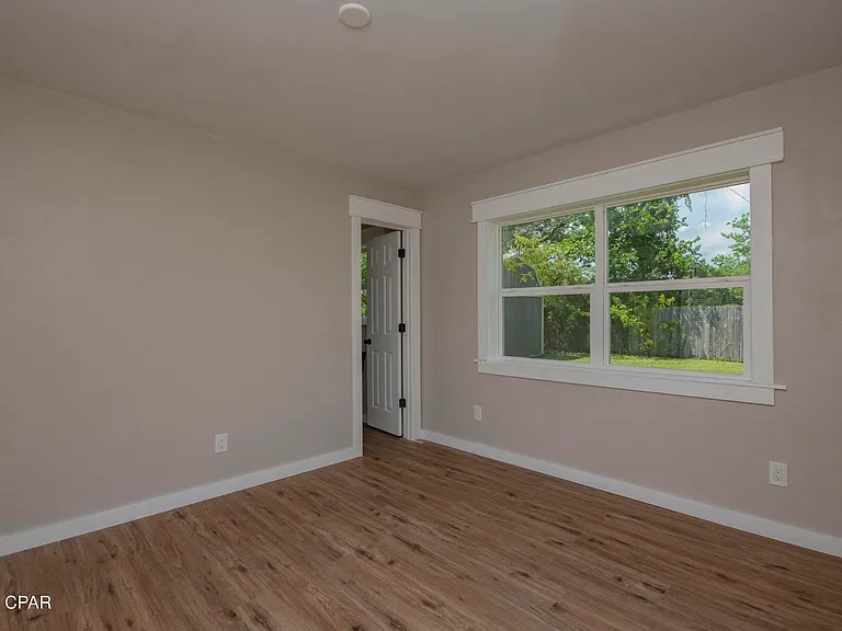 3119 W 23rd Ct — Photo 26