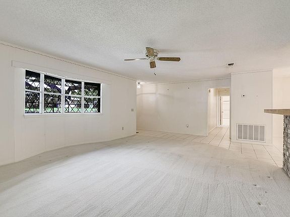 5th image of 1104 Elm Ln