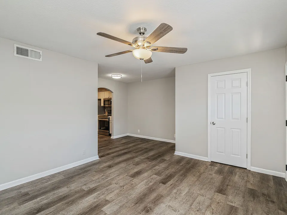 220 Midtown Ln #719