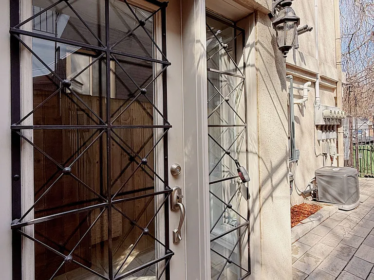 1186 Royal York Rd #1 — Photo 24