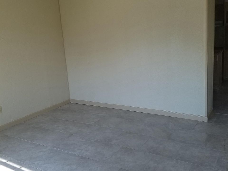 2nd image of 2429 Kemp Ln