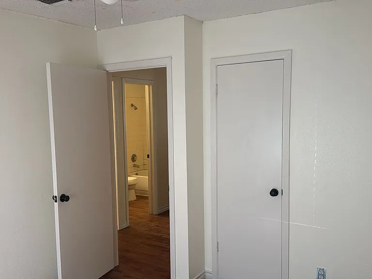 1334 Bitterlake — Photo 18