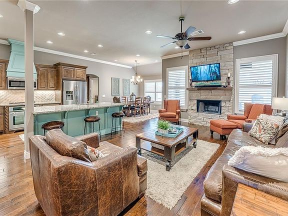4th image of 5001 Arbuckle Dr