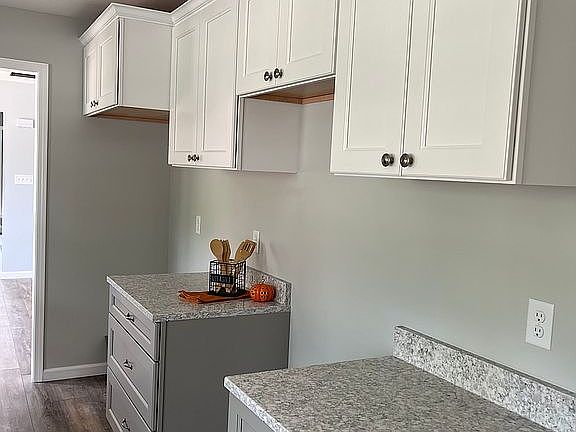 Buyer selects appliances. 