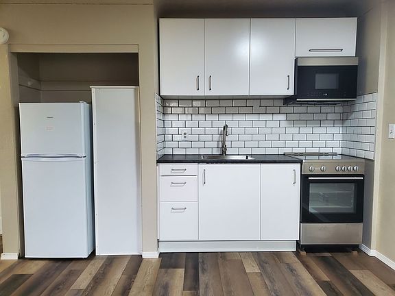 2nd image of 610 W Garland Ave APT 5