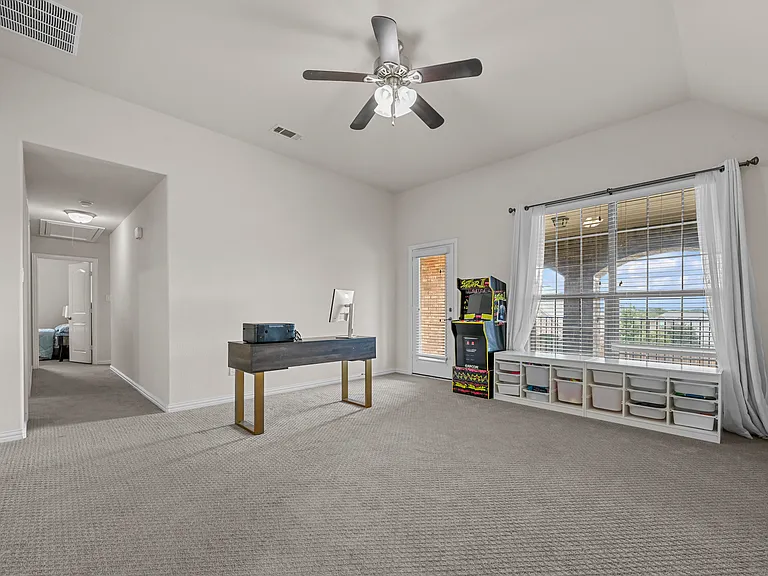 622 Newchester Dr — Photo 24