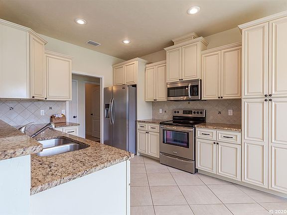 5th image of 23193 NW 9th Pl