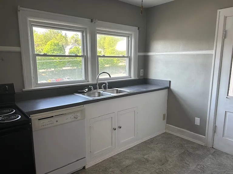 1301 Pickett St — Photo 15